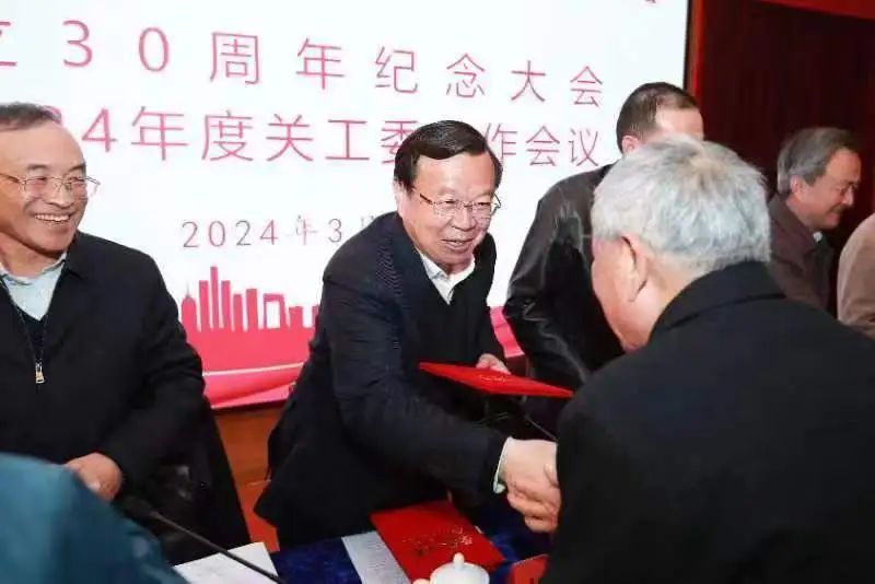 1711112123825584.jpg 1711112123825584.jpg