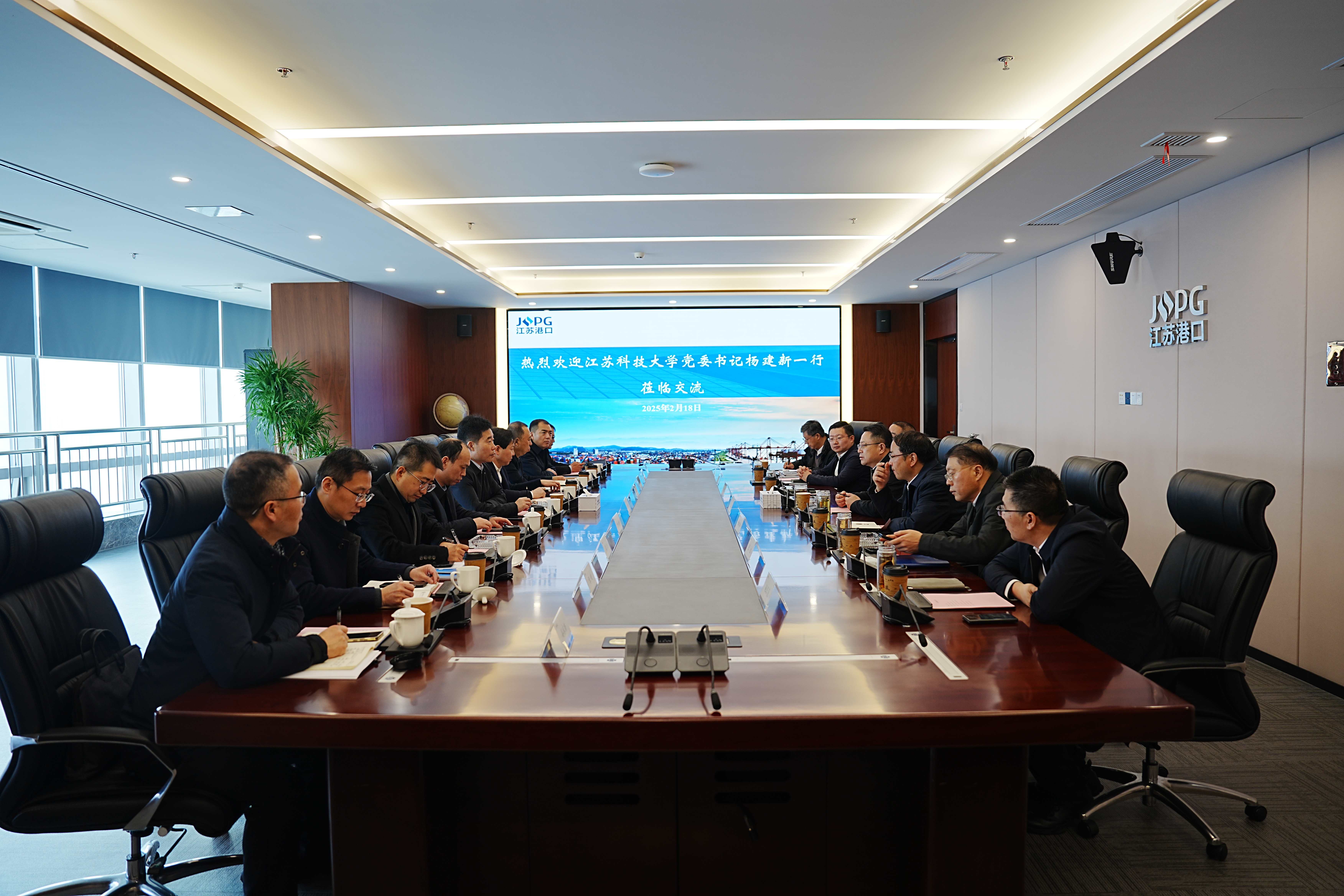 1740014124483358.jpg 98425159714545803459.jpg