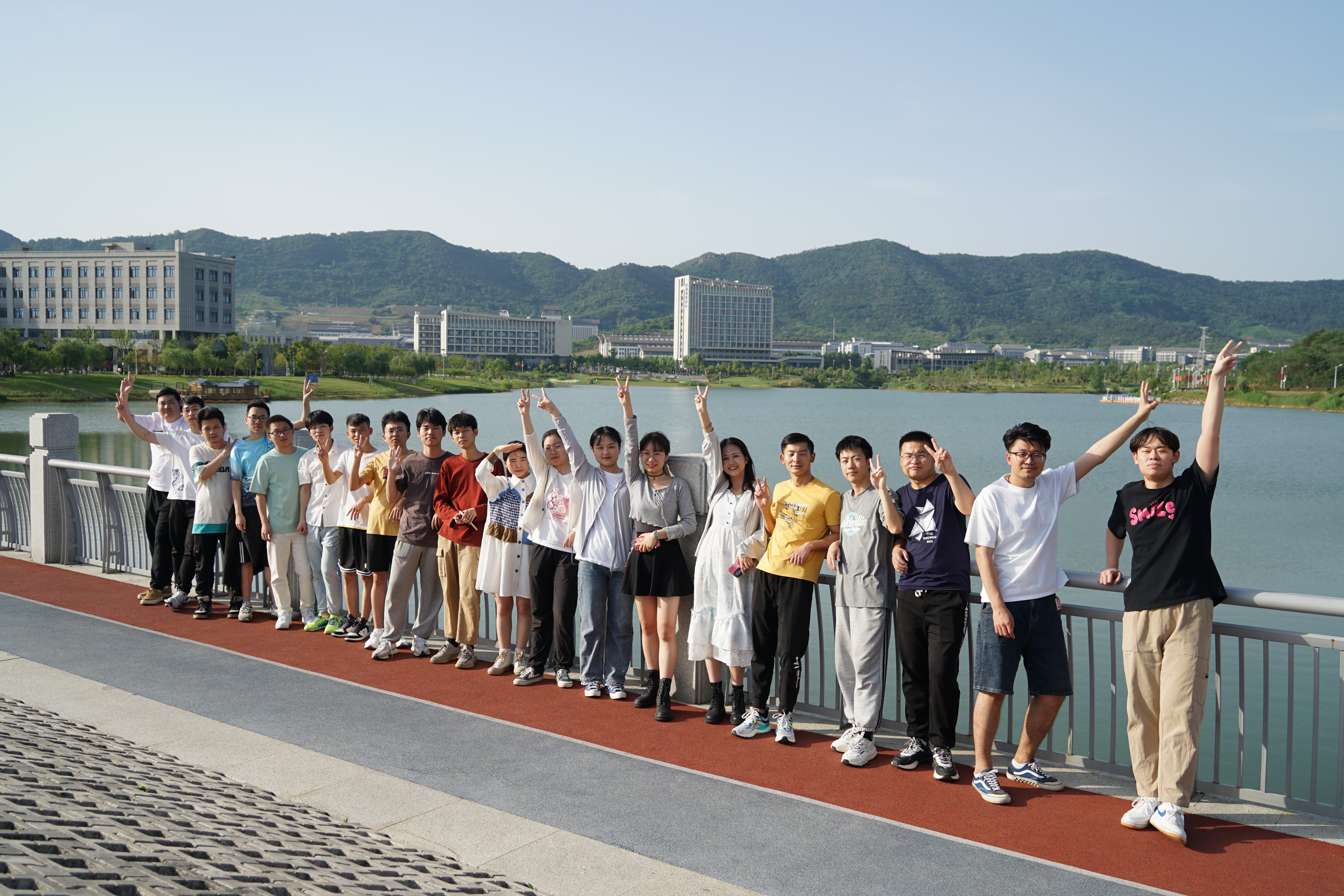 学霸班级集体照3.JPG