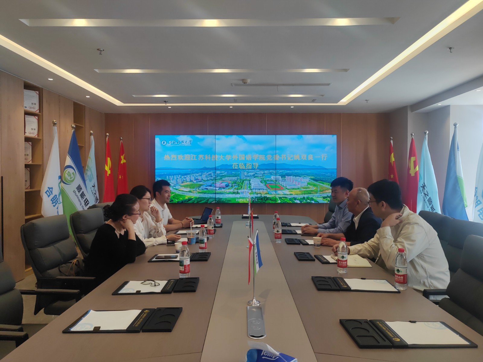 1746694433485184.jpg 23f9ba7c32ebb2fe00fcc4a640e46f27.jpg